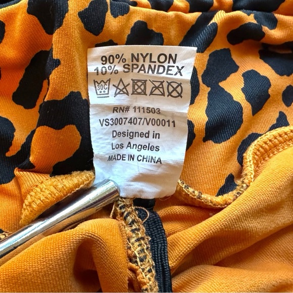 LICI FITLeopard Print Scrunch Biker Shorts - Size M - Animal Print / Orange - Picture 11 of 12